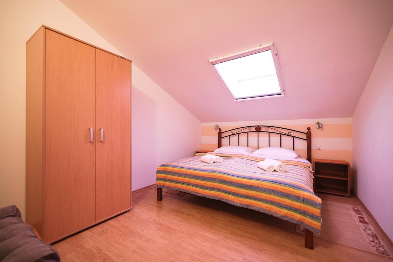 Veronika Apartman *