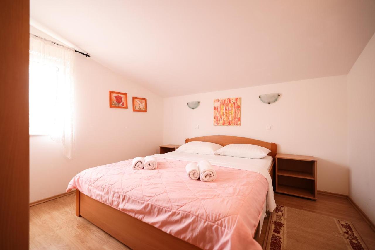 Veronika Apartman *