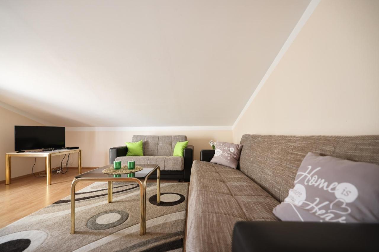 Veronika Apartman *