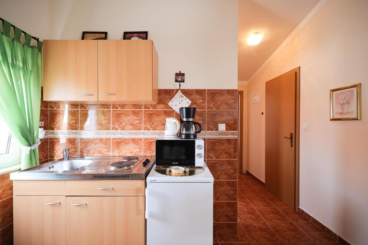 Veronika Apartman *